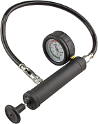 Нагнетательный насос для опрессовки системы охлаждения 0–2,5bar.